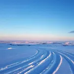 Chalet Aurora Moekki Porealtaalla Lapissa Tenojoen Rannassa