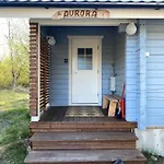Chalet Aurora Moekki Porealtaalla Lapissa Tenojoen Rannassa *