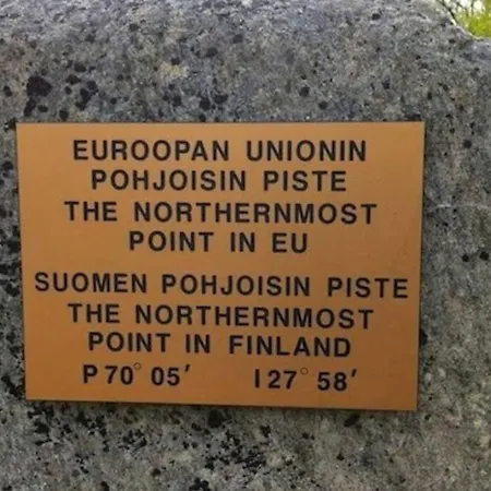 Chalet Aurora Moekki Porealtaalla Lapissa Tenojoen Rannassa Nuorgam