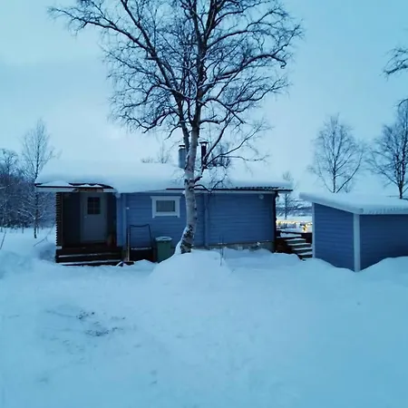 Chalet Aurora Moekki Kylpyaltaalla Lapissa Tenojoen Rannassa *