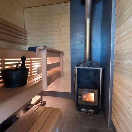 Chalet Aurora Moekki Porealtaalla Lapissa Tenojoen Rannassa *