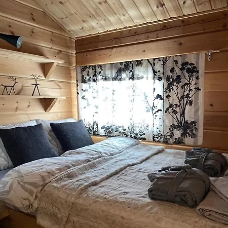 Chalet Aurora Moekki Porealtaalla Lapissa Tenojoen Rannassa *