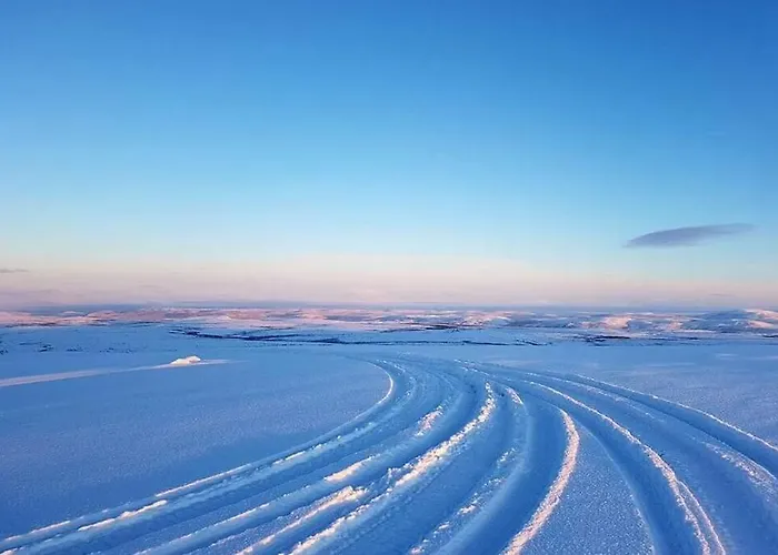 Domek alpejski Aurora Moekki Porealtaalla Lapissa Tenojoen Rannassa