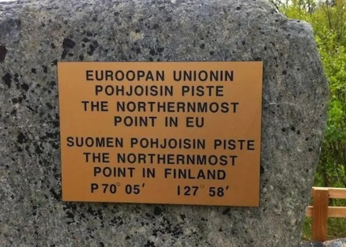 Chalet Aurora Moekki Porealtaalla Lapissa Tenojoen Rannassa Nuorgam