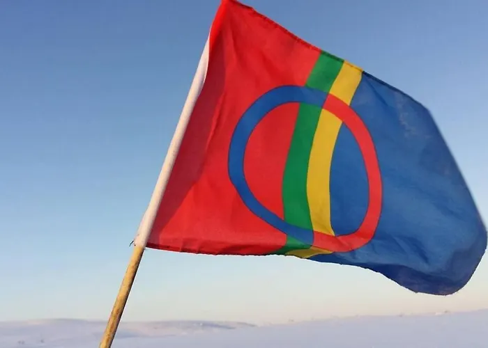 Domek alpejski Aurora Moekki Porealtaalla Lapissa Tenojoen Rannassa *