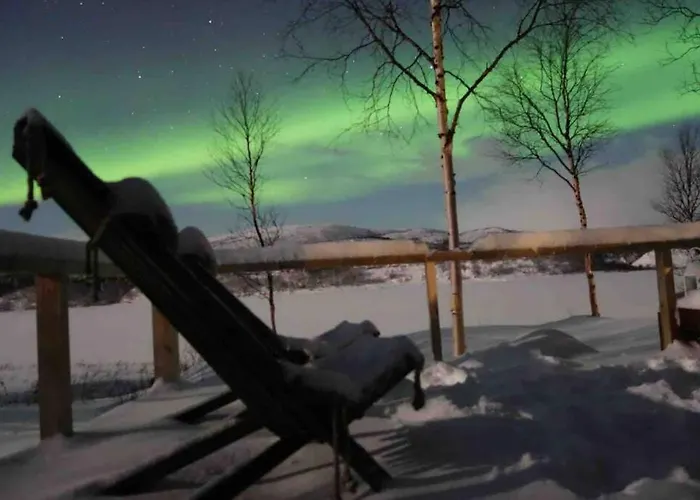 Chalet Aurora Moekki Porealtaalla Lapissa Tenojoen Rannassa Nuorgam