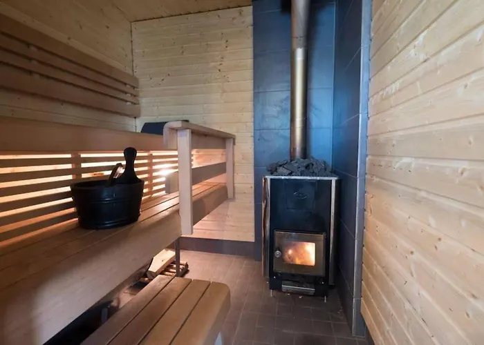 Chalet Aurora Moekki Porealtaalla Lapissa Tenojoen Rannassa *