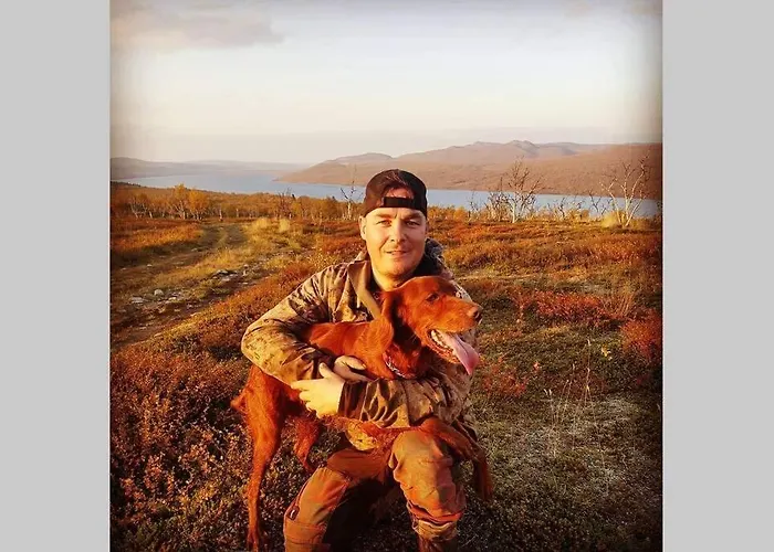 Aurora Moekki Porealtaalla Lapissa Tenojoen Rannassa Nuorgam