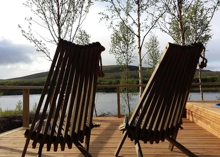 Chalet Aurora Moekki Porealtaalla Lapissa Tenojoen Rannassa *