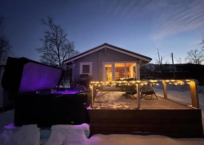Chalet Aurora Moekki Porealtaalla Lapissa Tenojoen Rannassa